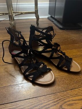 Crown Vintage Black Strappy Lace-Up Gladiator Sandals